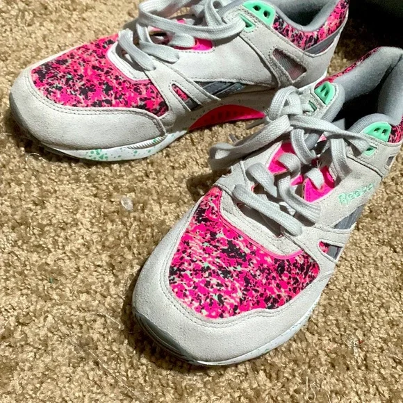 Adorable and Comfortable Reebok running shoes. - Picture 6 of 9